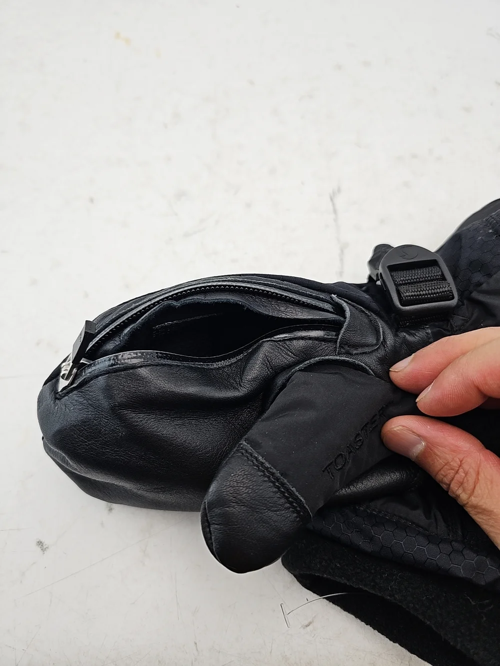 Swany Toaster Black Winter Mittens